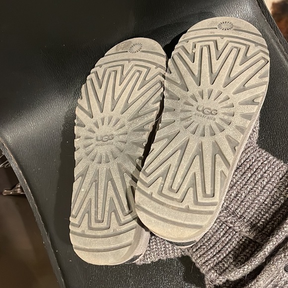 Grey sweater uggs - Picture 4 of 7